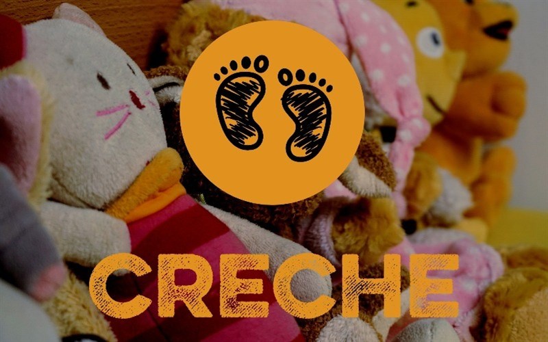 creche logo with background